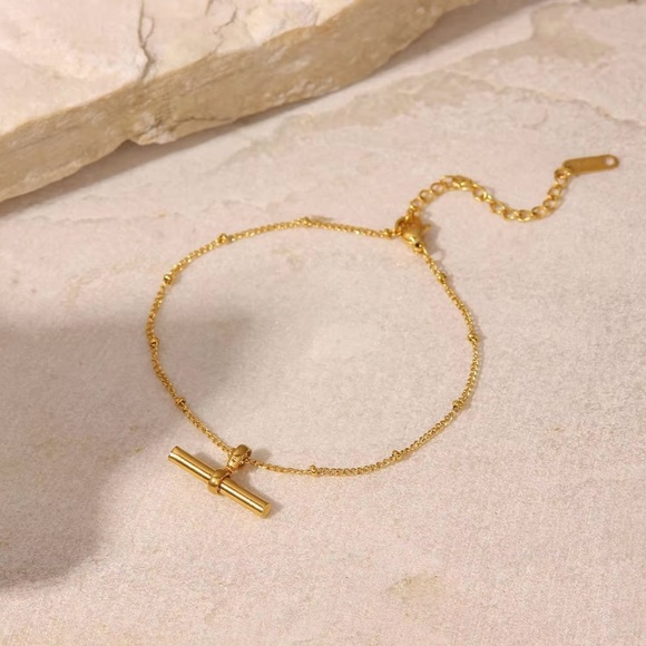 18k Gold Plated T Pendant Beaded Anklet - Picture 6 of 9